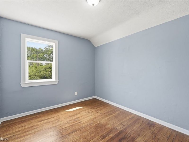 8005 Vineyard Avenue, Cleveland, OH 44105 Photo 32