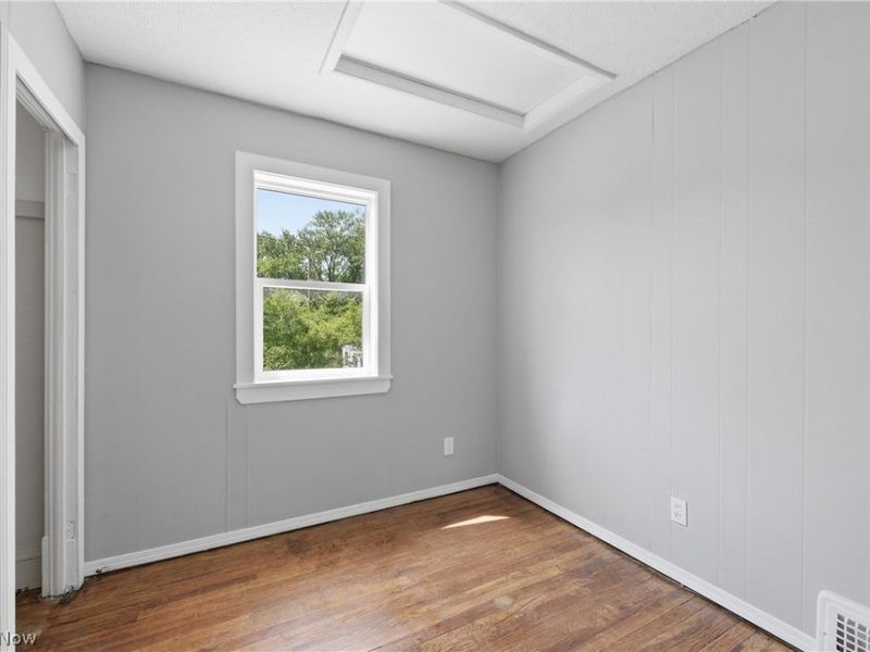 8005 Vineyard Avenue, Cleveland, OH 44105 Photo 34