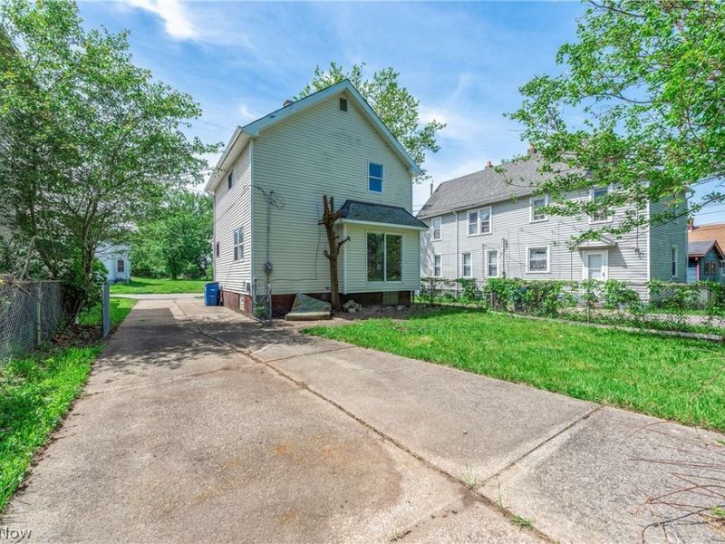 8005 Vineyard Avenue, Cleveland, OH 44105 Photo 9