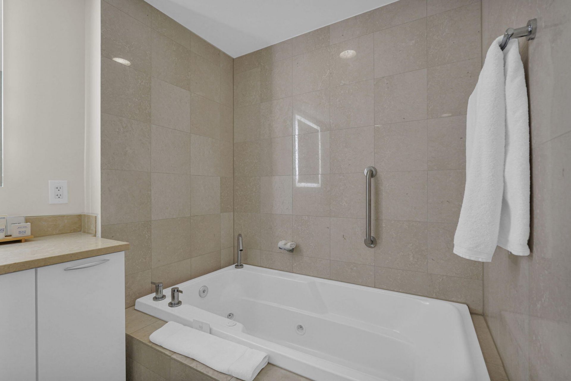 505 N Fort Lauderdale Beach Boulevard, Unit 1403, Fort Lauderdale, FL 33304 Photo
