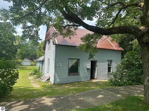 607 Linden Street, Cadillac, MI 49601
