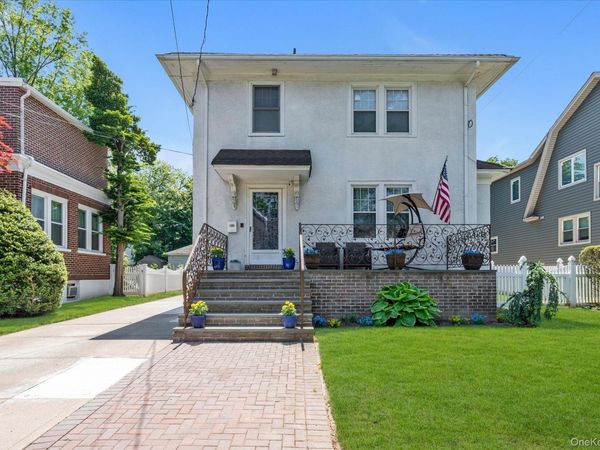 1051 Roselle Place , Woodmere, NY 11598