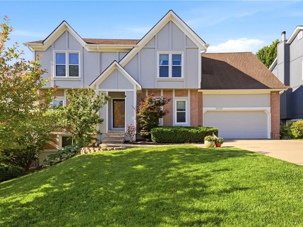 15013 W 77th Terrace, Lenexa, KS 66216