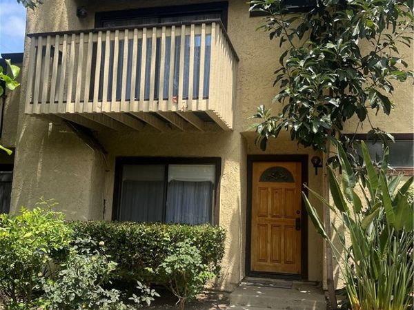 6746 Encino Avenue, Unit 2, Lake Balboa, CA 91406
