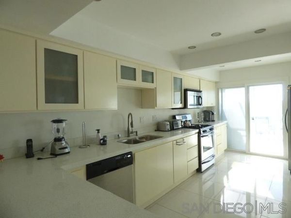 6743 Fashion Hills Blvd, San Diego, CA 92111
