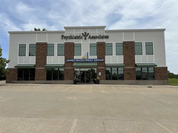 673 Westbury Dr, Unit 102 &a, Iowa City, IA 52245
