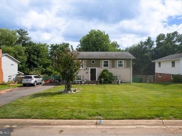713 W HOLLY AVENUE, STERLING, VA 20164