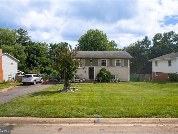713 W HOLLY AVENUE, STERLING, VA 20164