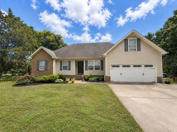 2509 Vanlawn Ln, Christiana, TN 37037