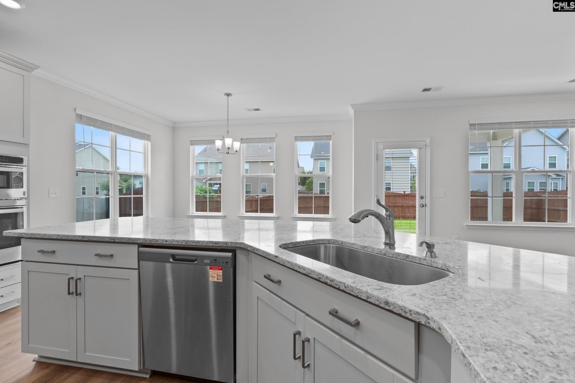 609 Hiawatha Drive  Photo 10