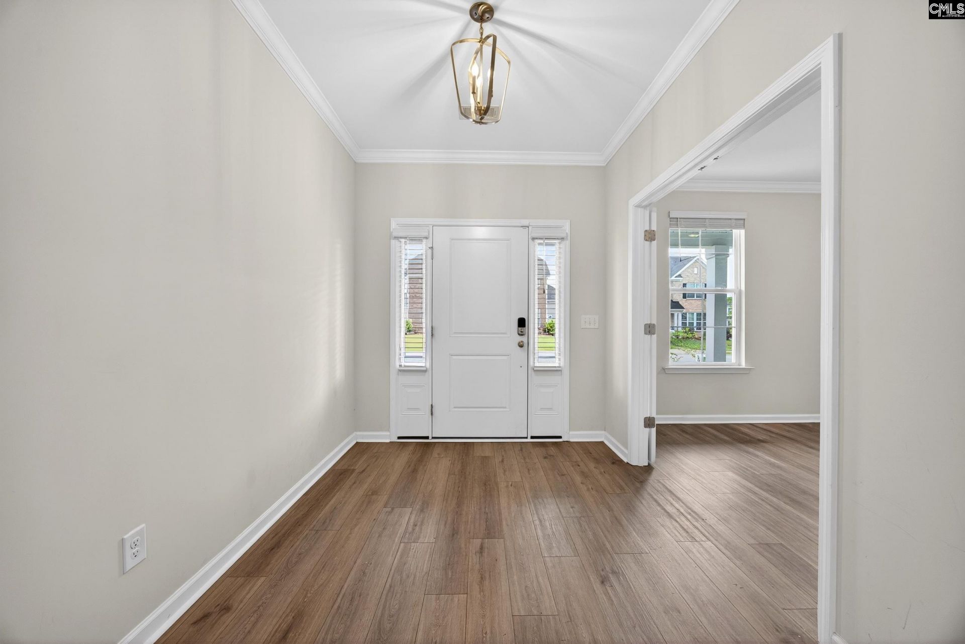 609 Hiawatha Drive  Photo 4