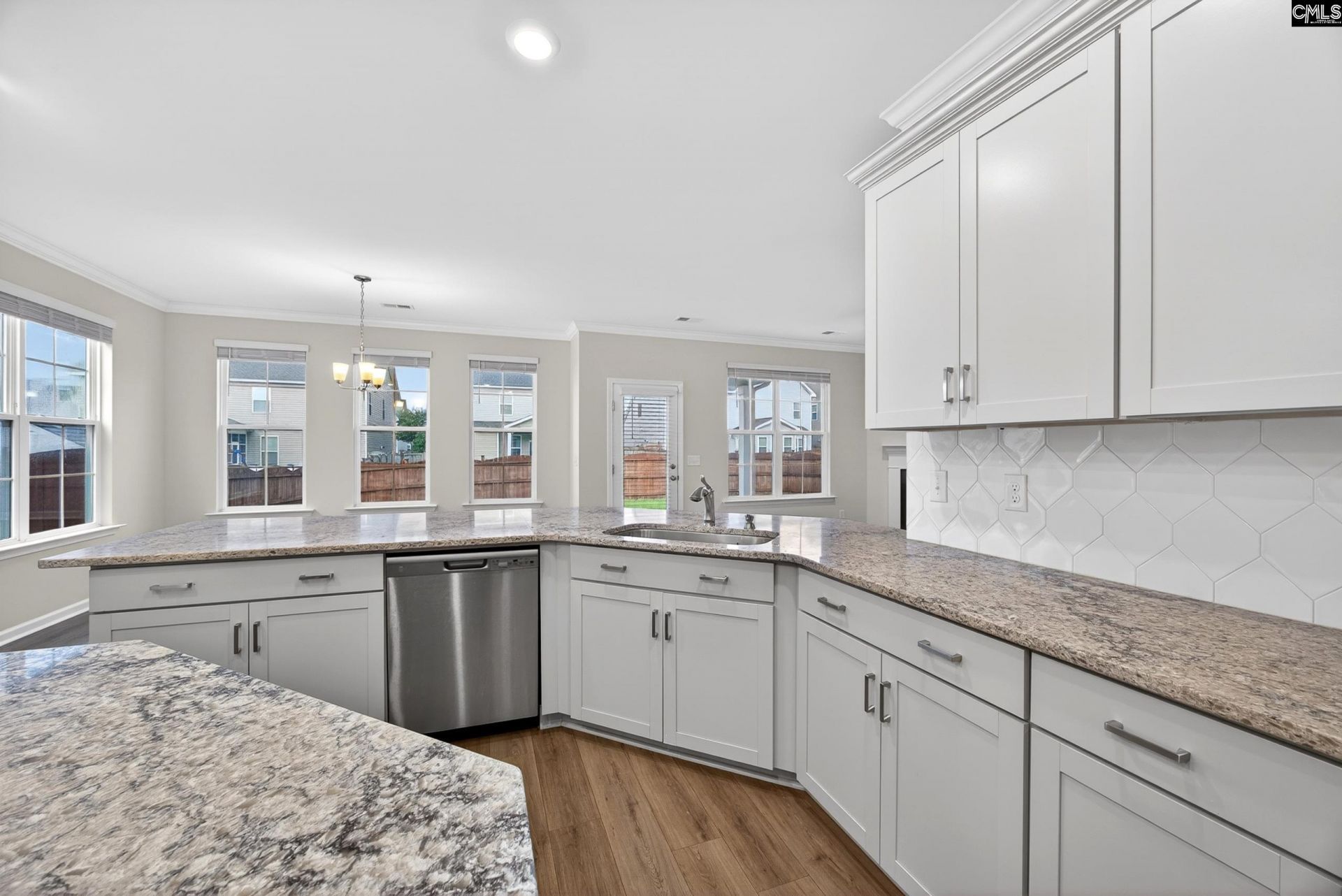 609 Hiawatha Drive  Photo 8