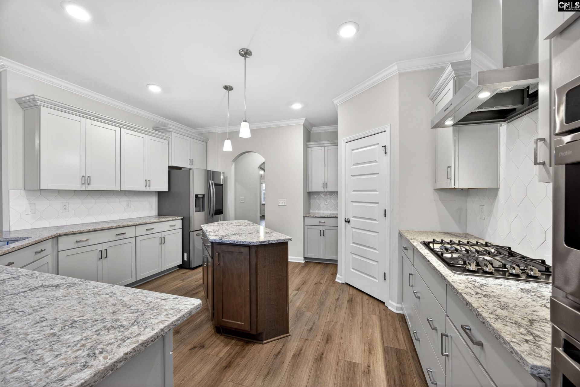 609 Hiawatha Drive  Photo 9