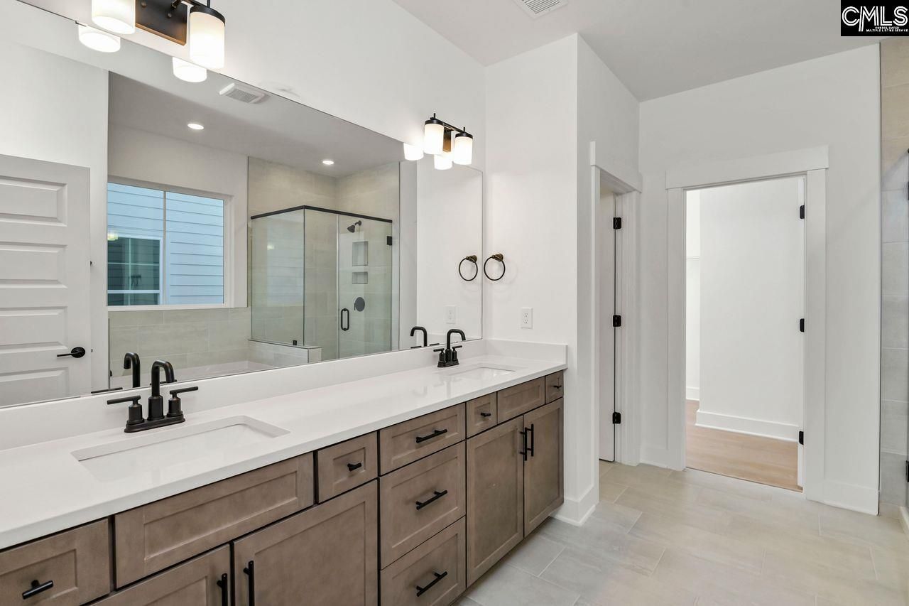 126 Clubside Drive  Photo 17