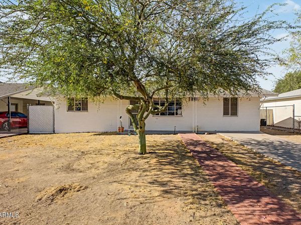 906 E CINNABAR Avenue, Phoenix, AZ 85020