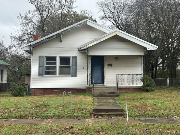 907 S Creek Avenue , Okmulgee, OK 74447