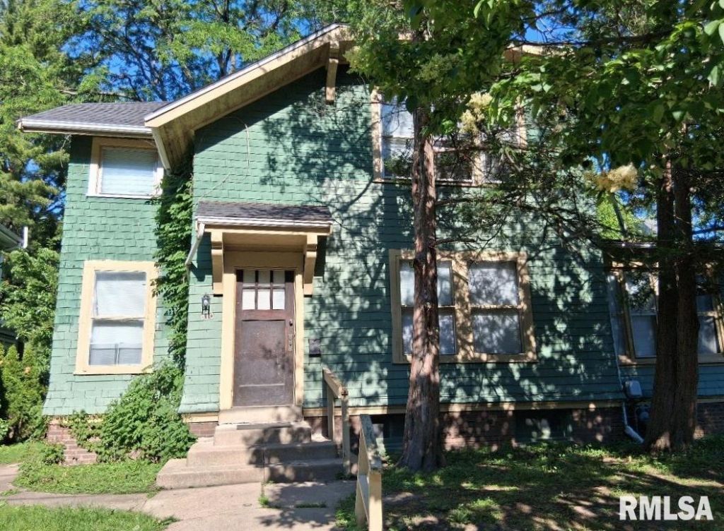 810 N Douglas Street, Peoria, IL 61606 Main Photo