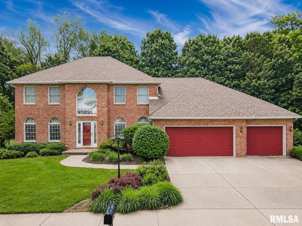 1216 W Cayman Cove, Peoria, IL 61615
