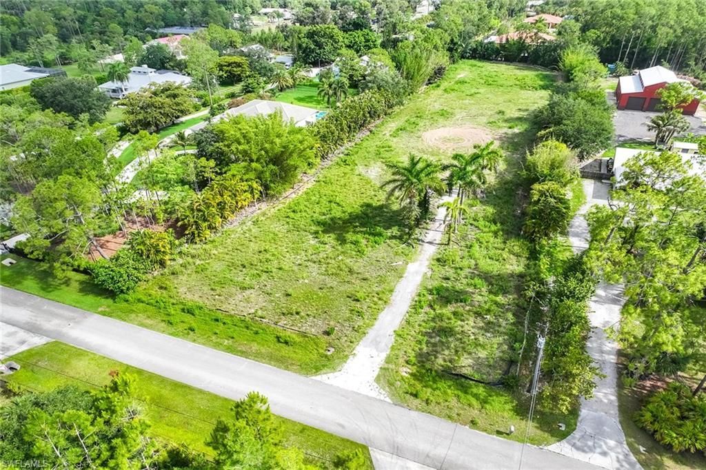 5823 Spanish Oaks Ln, Naples, FL 34119 Main Photo