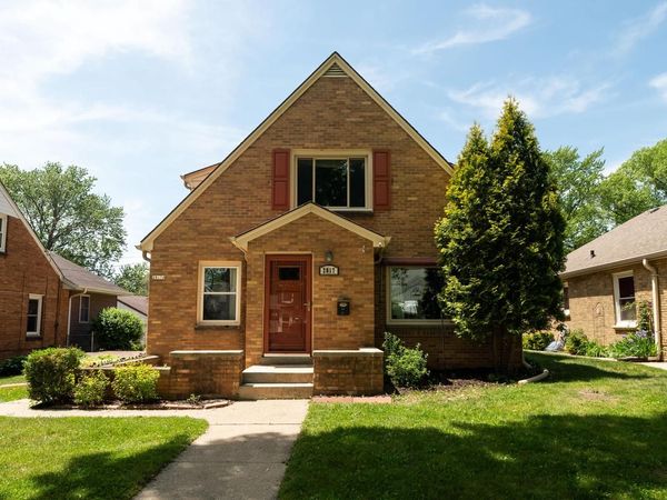 2815 N 88th STREET, Unit 2817, Milwaukee, WI 53222