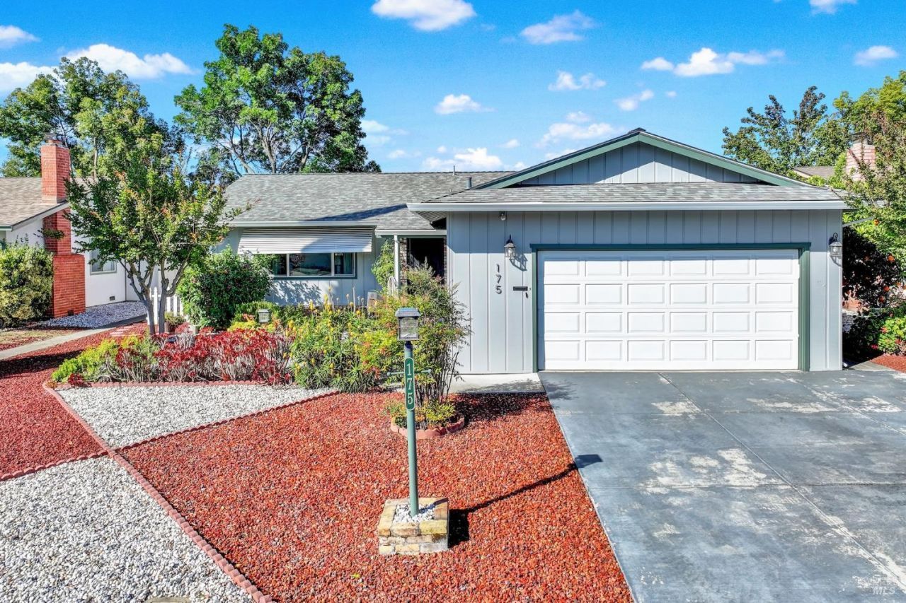 175 Carlsbad Circle, Vacaville, CA 95687 Main Photo