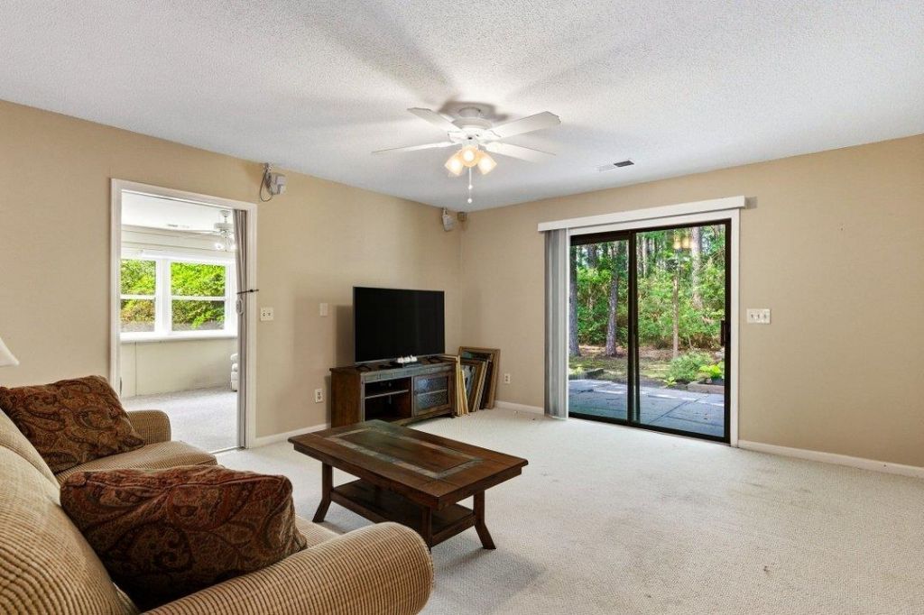 107 Mayberry Ln.  Photo 6