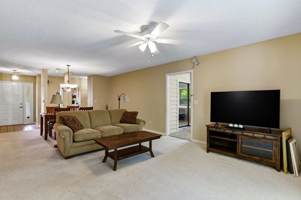 107 Mayberry Ln.  Photo 7