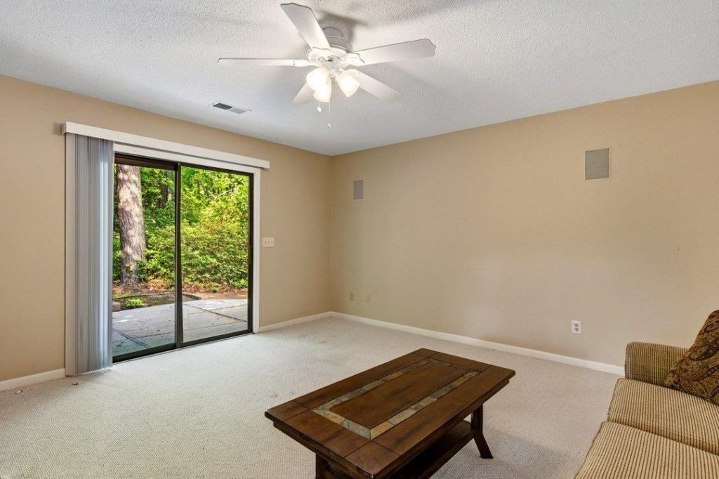 107 Mayberry Ln.  Photo 9