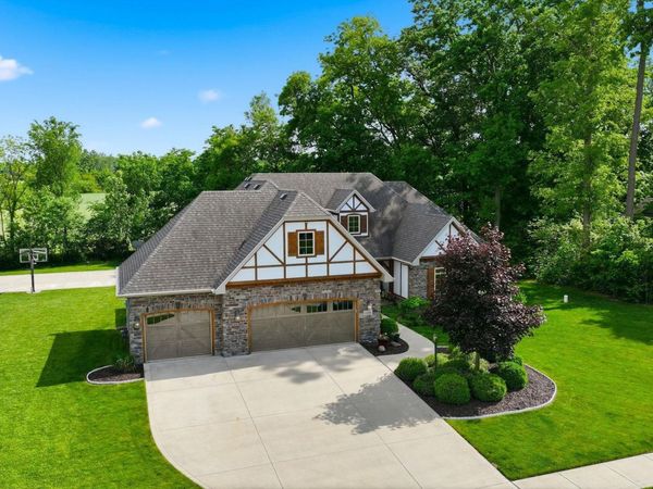 6264 Deer Hollow Road, Auburn, IN 46706
