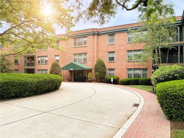 5825 5th Ave, Unit 102, Pittsburgh, PA 15232