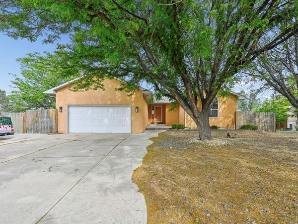 979 S Alexis Lane, Pueblo, CO 81007