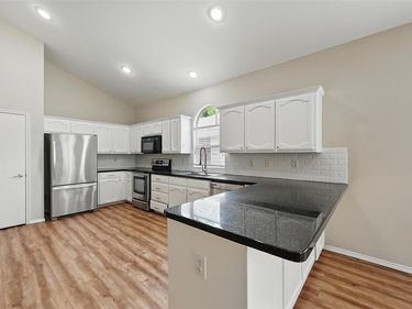 7464 Maroon Drive, Fort Worth, TX 76120