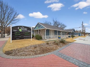 504 N Oak Street, Roanoke, TX 76262