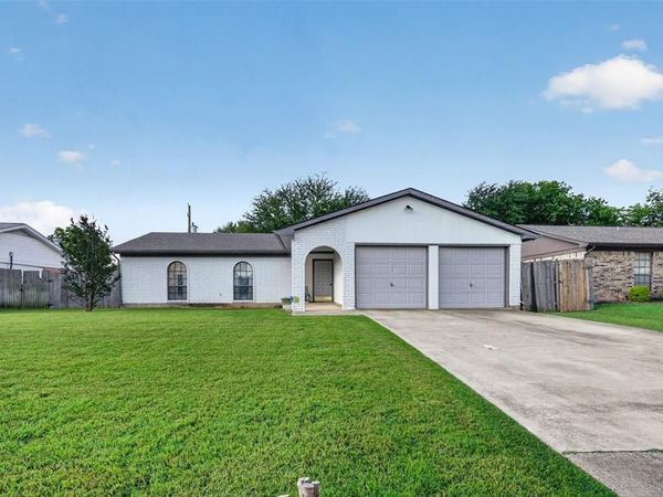 1212 Manning Street, Benbrook, TX 76126