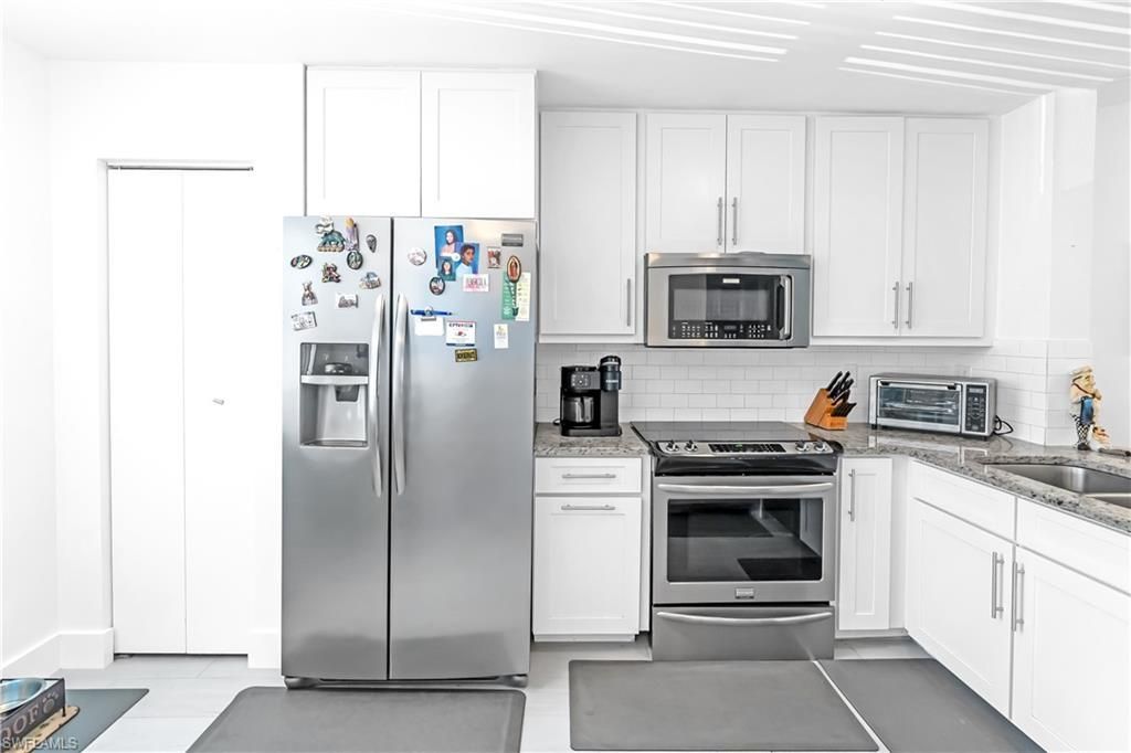 1330 Derbyshire Ct, Unit E203, Naples, FL 34116 Photo