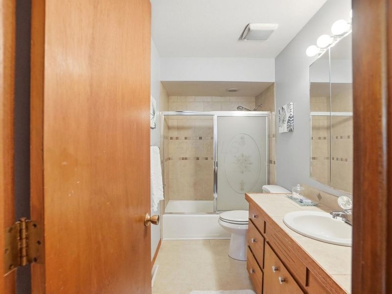 5546 Satinwood Drive , Columbus, OH 43229 Photo 30
