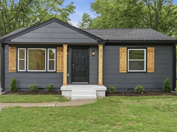 212 Nokes Dr, Hendersonville, TN 37075