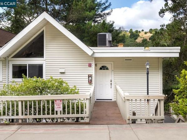 126 Ascot Ct, Unit B, Moraga, CA 94556