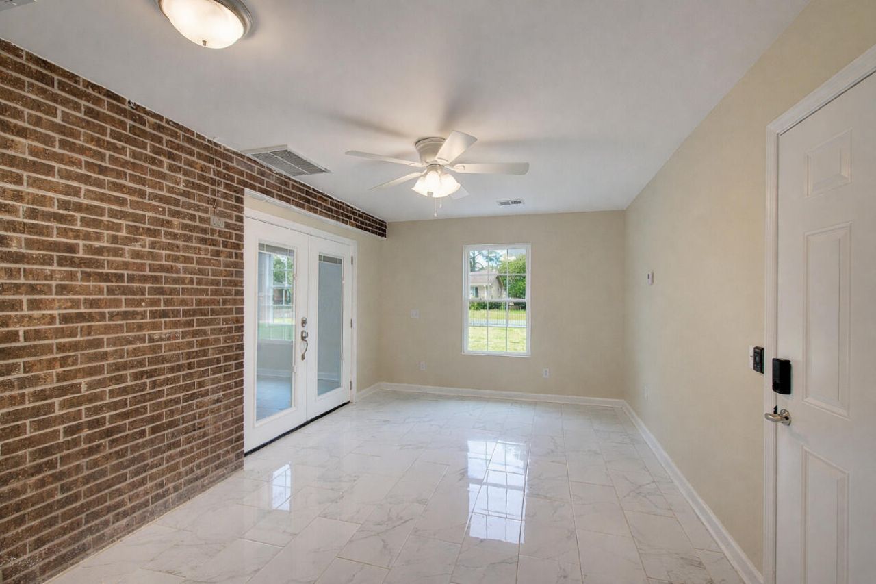1339 Kiki Way Photo 28
