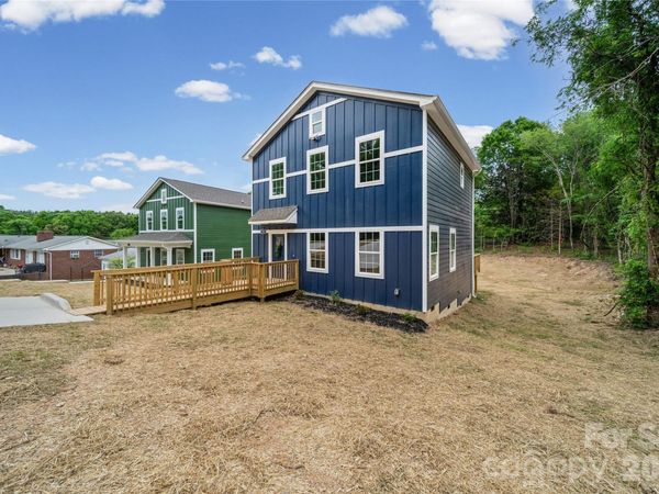 906 Dewey Street, Badin, NC 28009