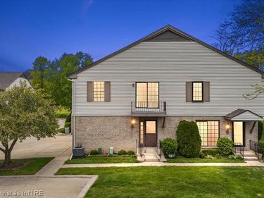 35164 N Bay Circle , Harrison Twp, MI 48045