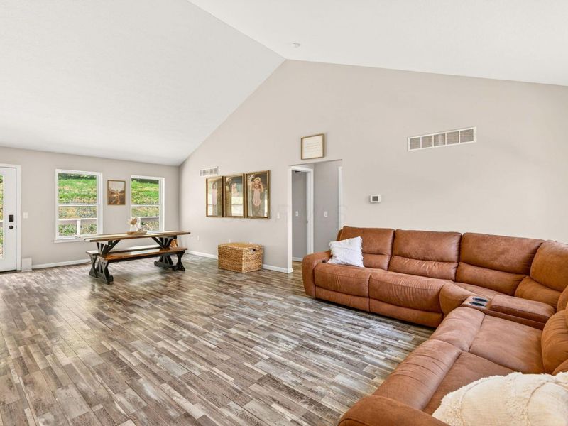 9805 Beaver Pike , Jackson, OH 45640 Photo 12
