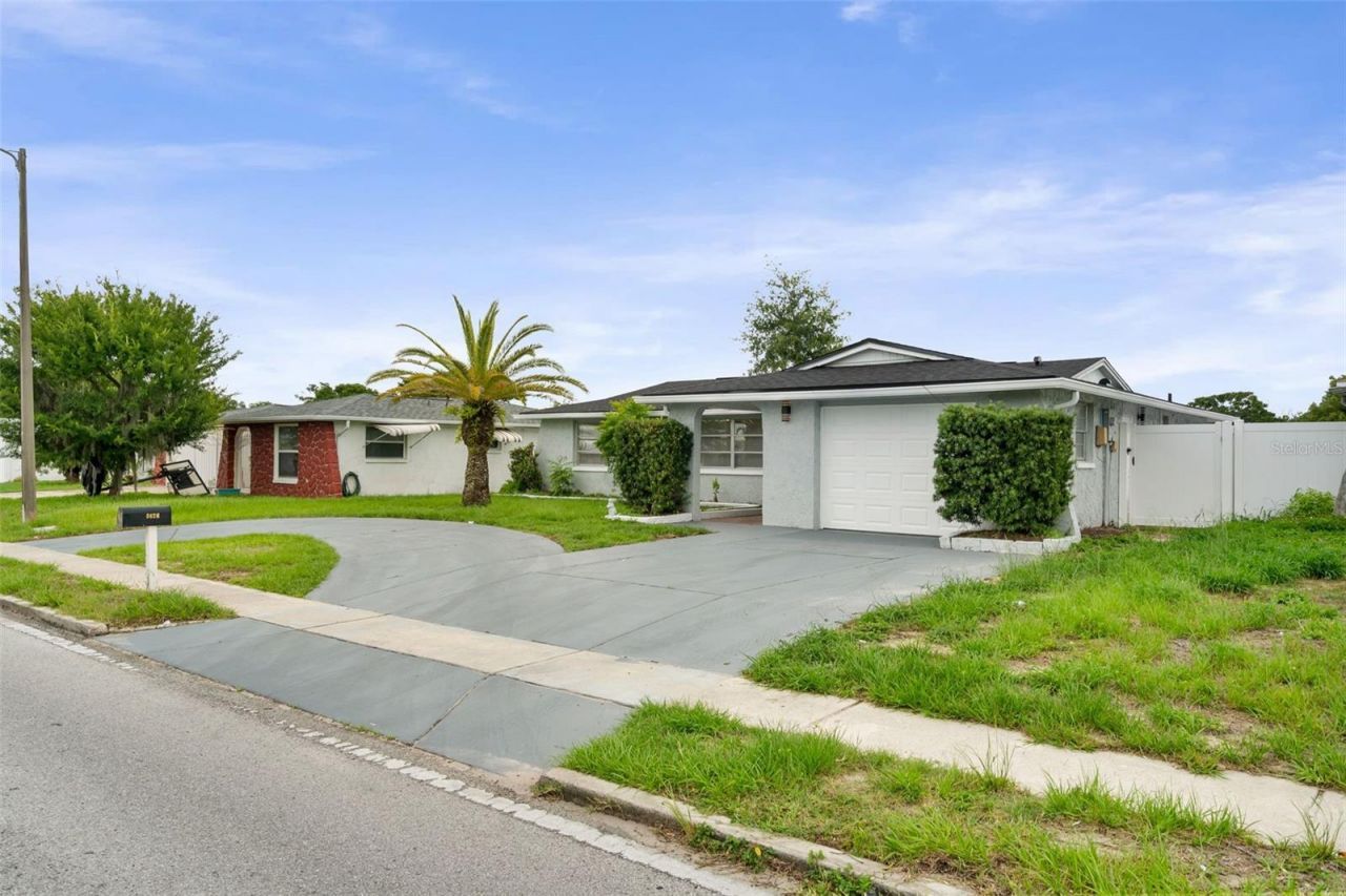 5626 Moog Road, Holiday, FL 34690 Photo