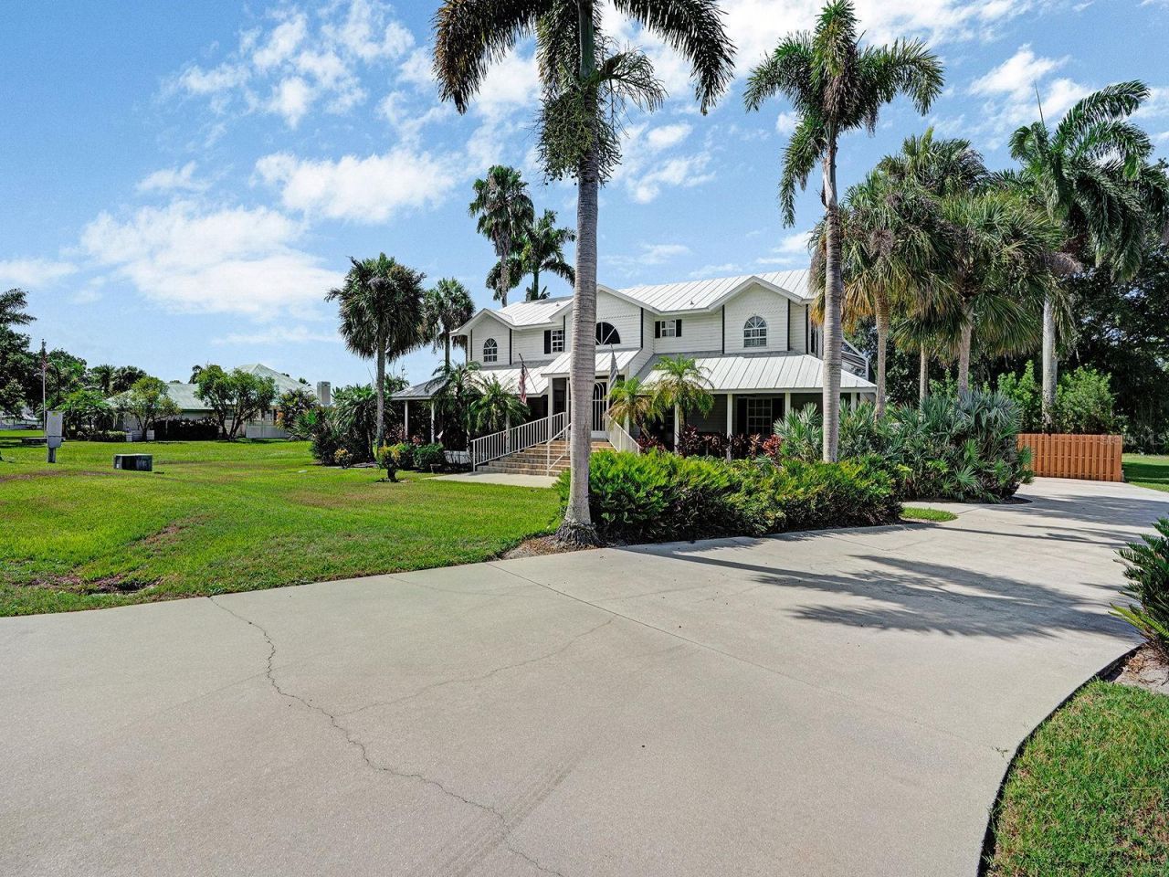 16270 Forest Mist Court, Alva, FL 33920 Photo