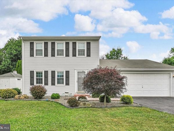 588 MULBERRY STREET, ELIZABETHTOWN, PA 17022