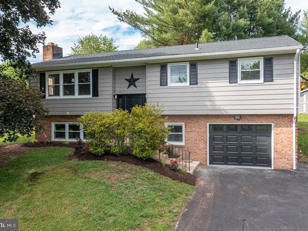 921 SHELBOURNE ROAD, READING, PA 19606