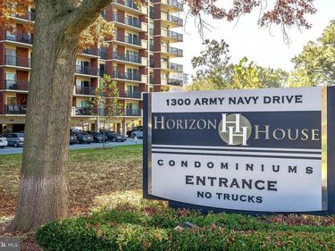 1300 ARMY NAVY DRIVE , Unit 1010, ARLINGTON, VA 22202