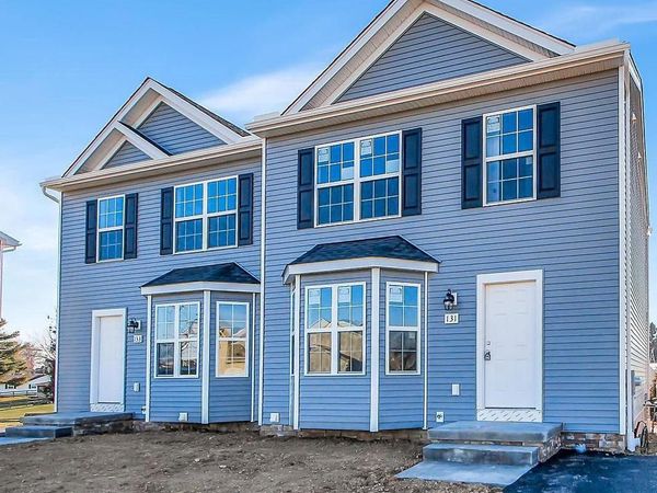 10 SKYVIEW CIRCLE, HANOVER, PA 17331