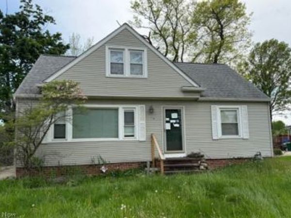 736 E 305th Street , Willowick, OH 44095