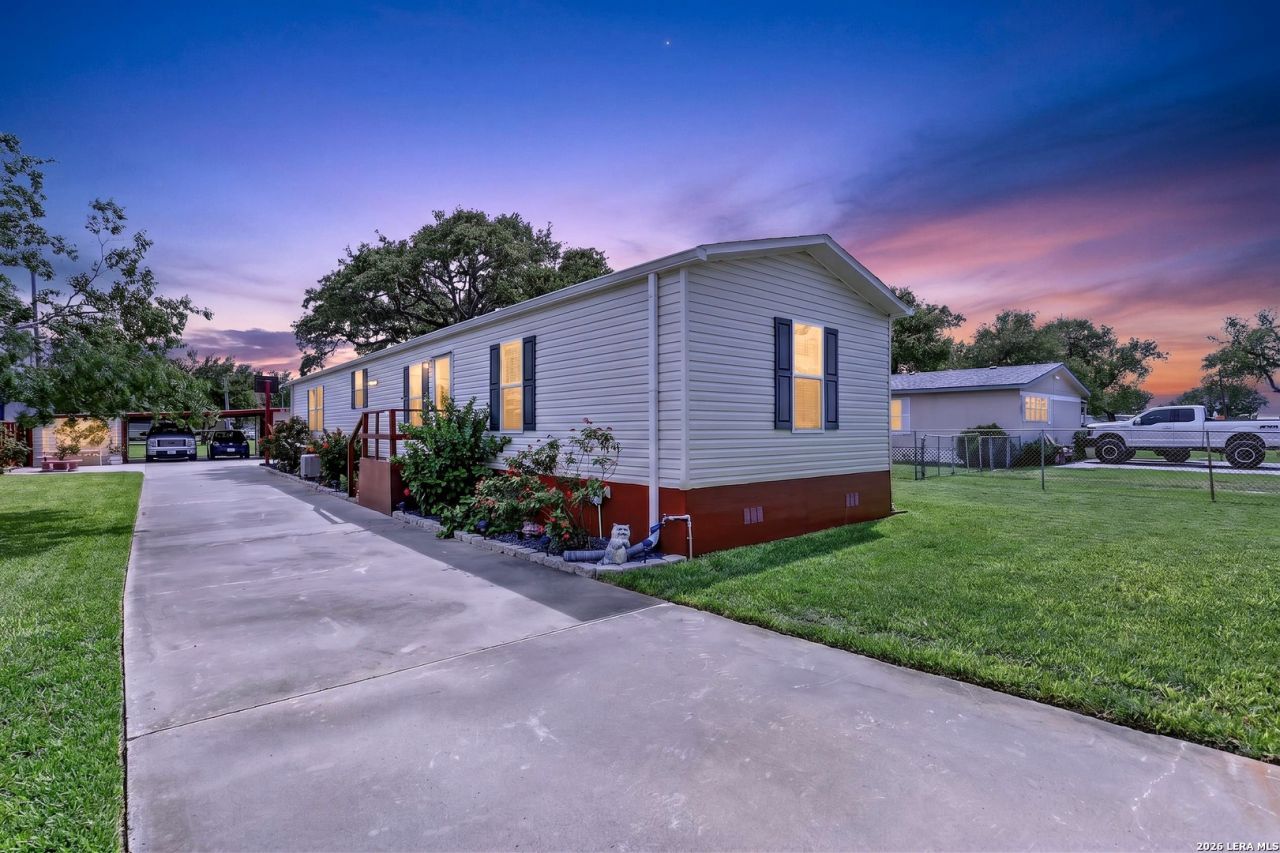 118 Sweet Bay St, Rockport, TX 78381 Main Photo